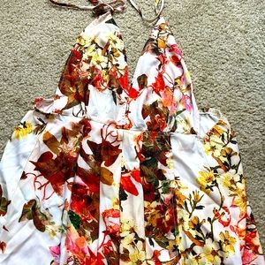 Pretty little thing dress. Floral very light weight